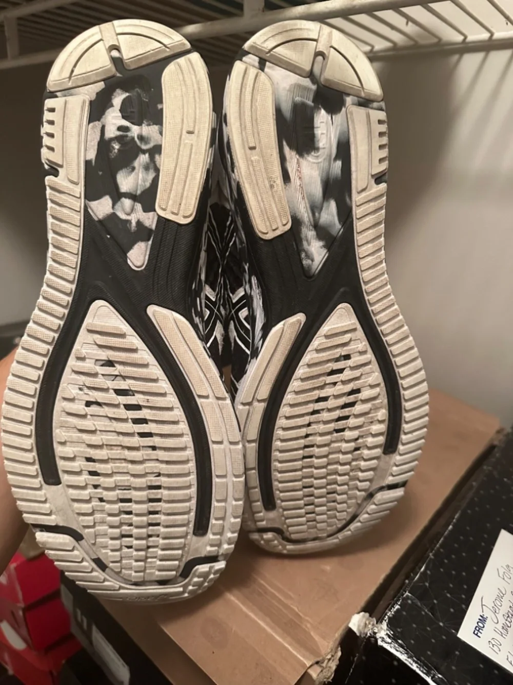 ASICS - Picture 3 of 3